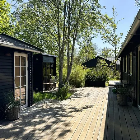 Casa vacanze Wood With Fireplace And Nordic Design Vejby
